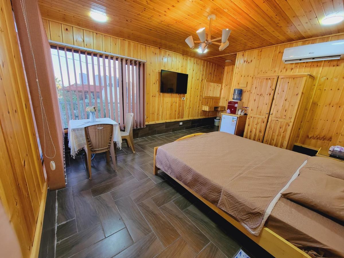 Atoom Lodge Jarash Exterior photo