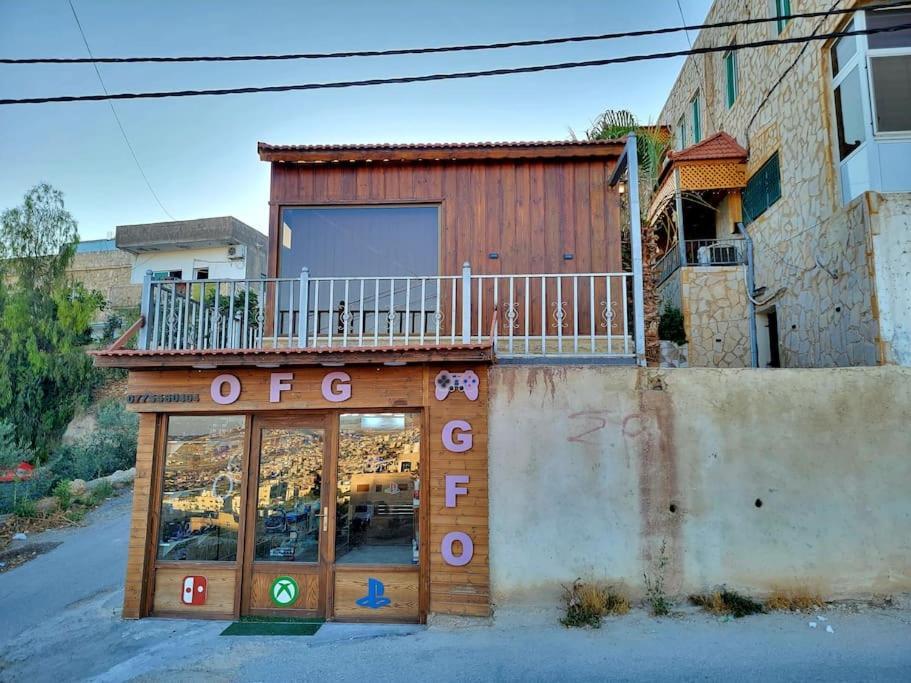 Atoom Lodge Jarash Exterior photo